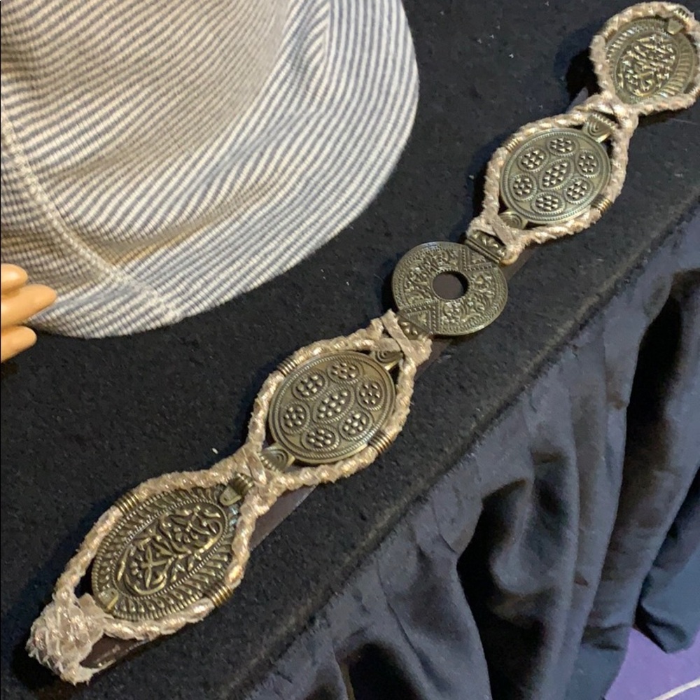 CHICOS METAL AND METALLIC BELT
